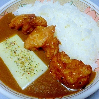 簡単アレンジ♪鶏唐揚げとチーズのレトルトカレー